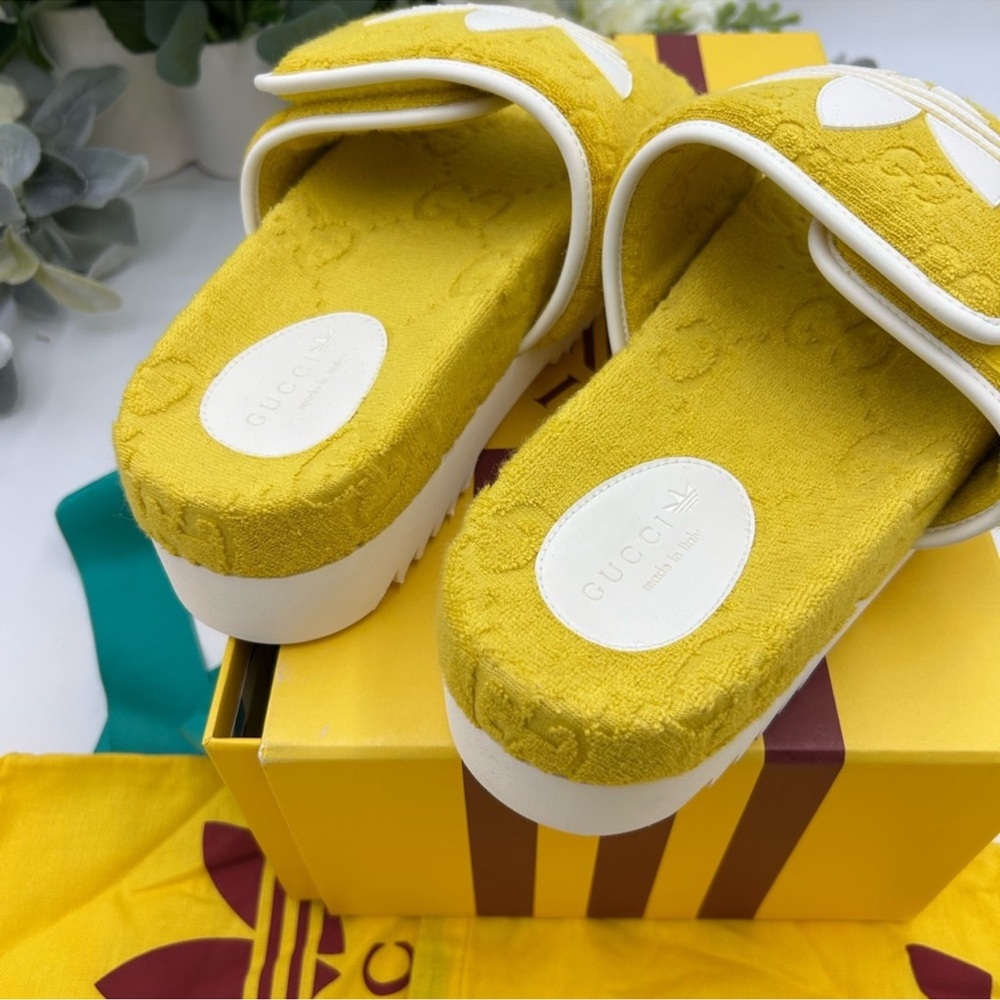 Women’s Gucci X Adidas monogram Terry slide size 38 made in Italy - Picture 9 of 11